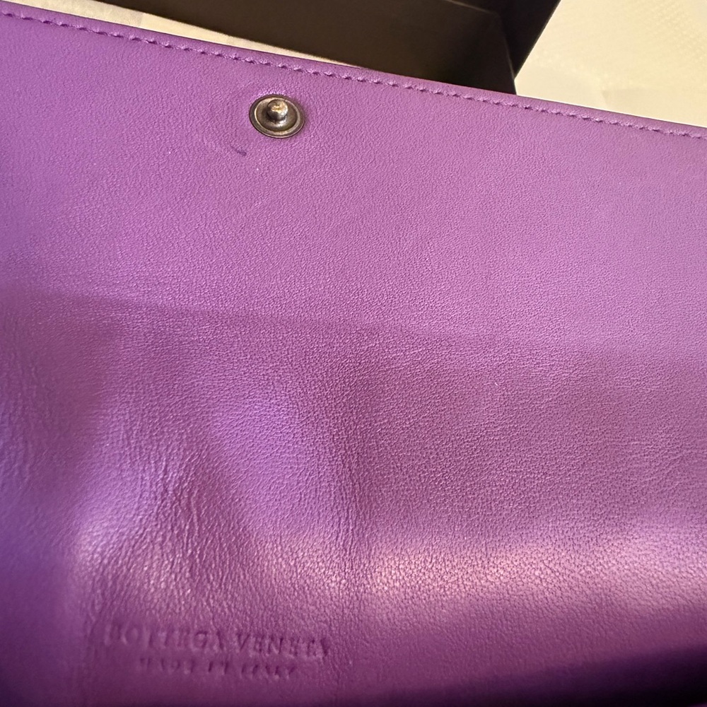 Bottega Veneta Textured Purple wallet - Picture 3 of 12
